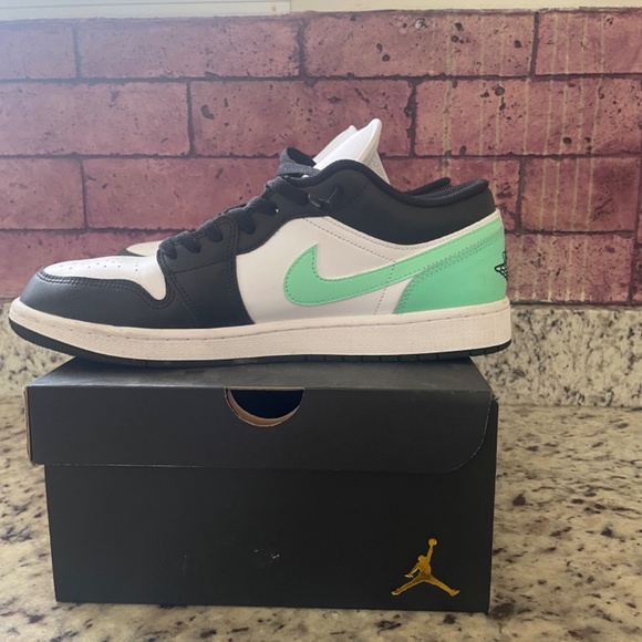 Jordan 1 Lows, size 12 - Picture 3 of 4